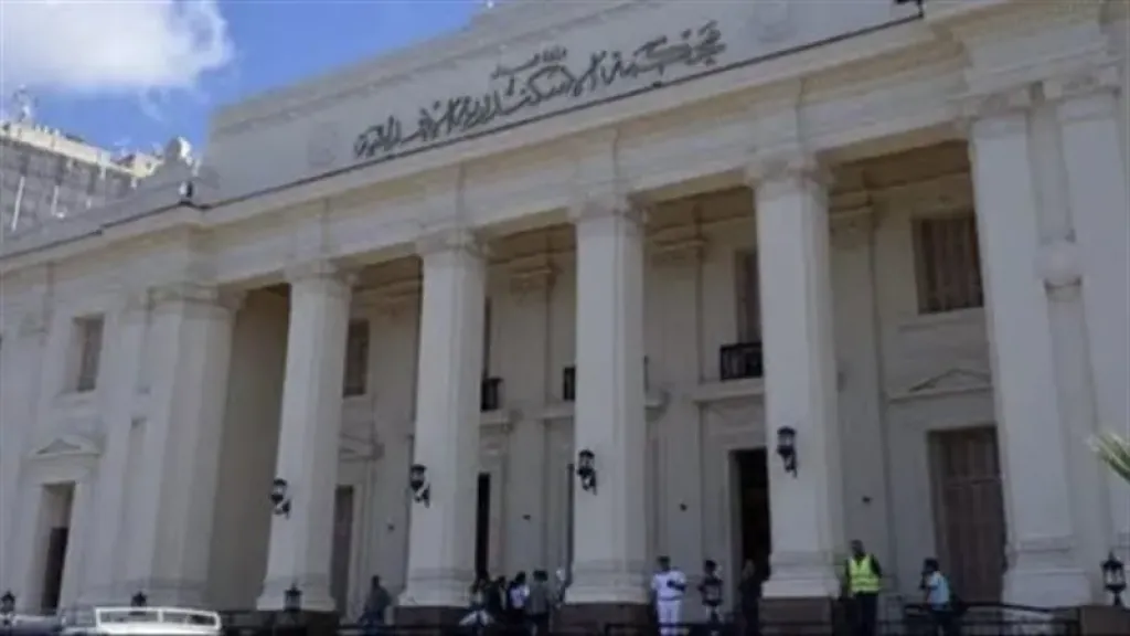 رسائل واتساب تقود إلى جريمة قتل، عاطل وأشقاؤه يقتلون صاحب محل في الإسكندرية