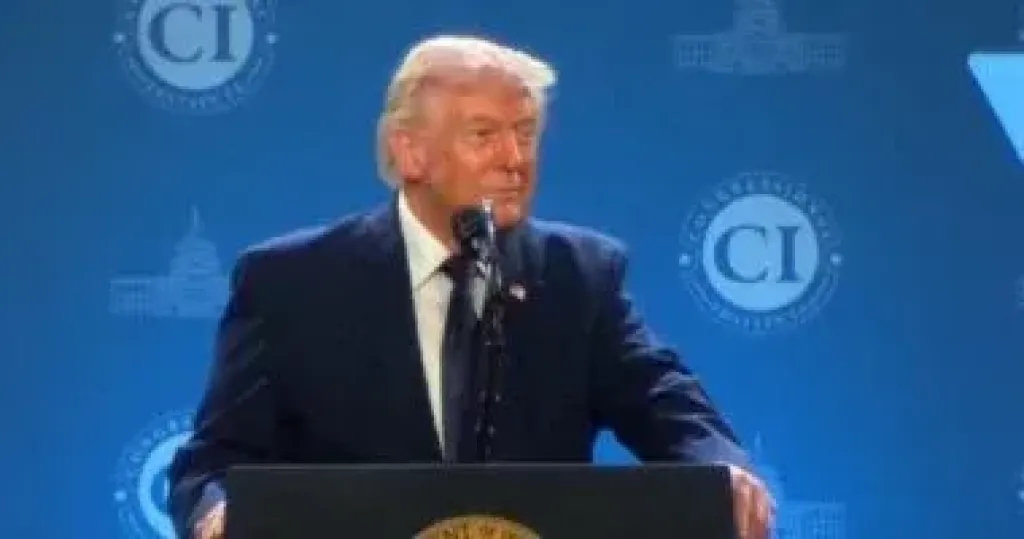 فوز ديمقراطية فى عقر دار ترامب.. صحيفة: مفاجأة قبل انتخابات التجديد النصفى