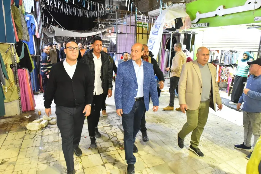 سيرًا على الأقدام… تحرك ميداني يعيد الانضباط للشارع محافظ أسيوط يقود حملة موسعة