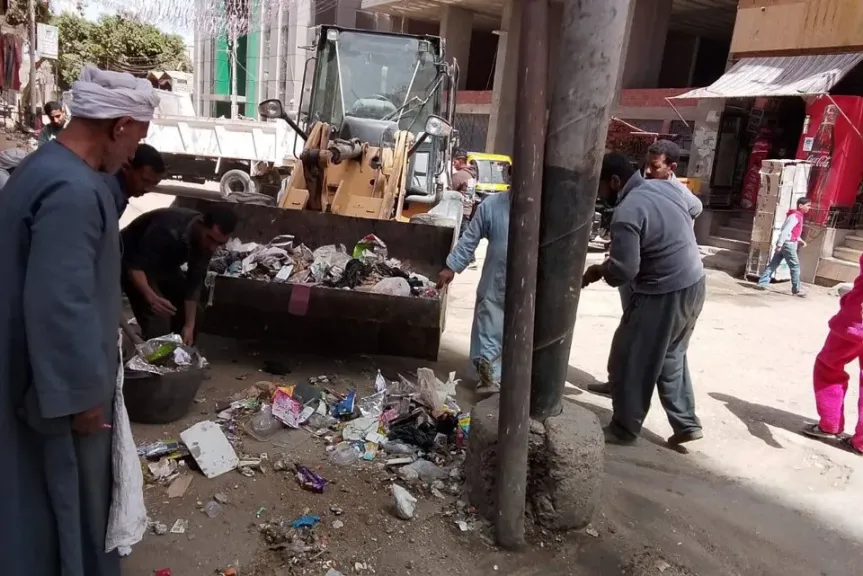 محافظ أسيوط يشدد على تكثيف حملات النظافة بمركز صدفا ورفع 141 طن