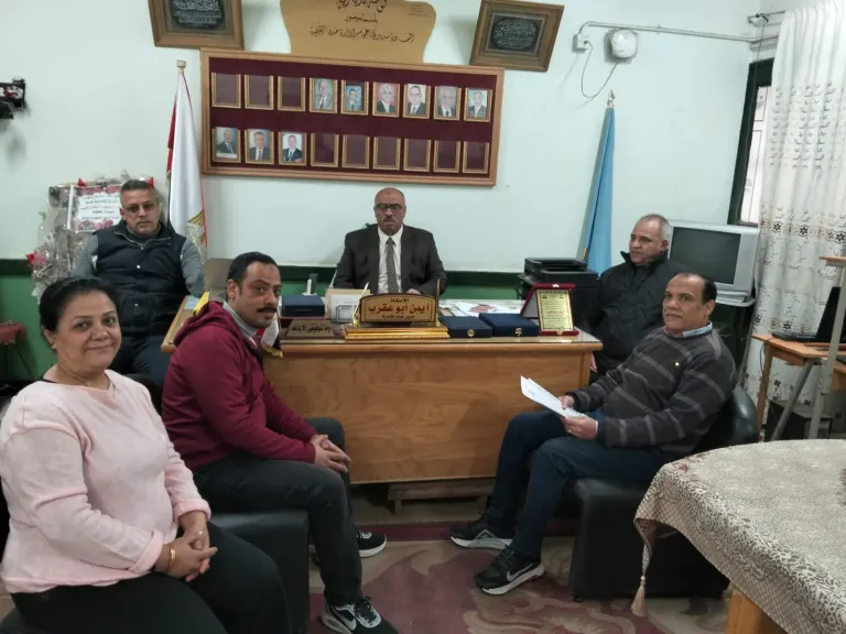 وكيل وزارة التعليم بأسيوط يعلن تشكيل غرفة عمليات متابعة حالة الطقس