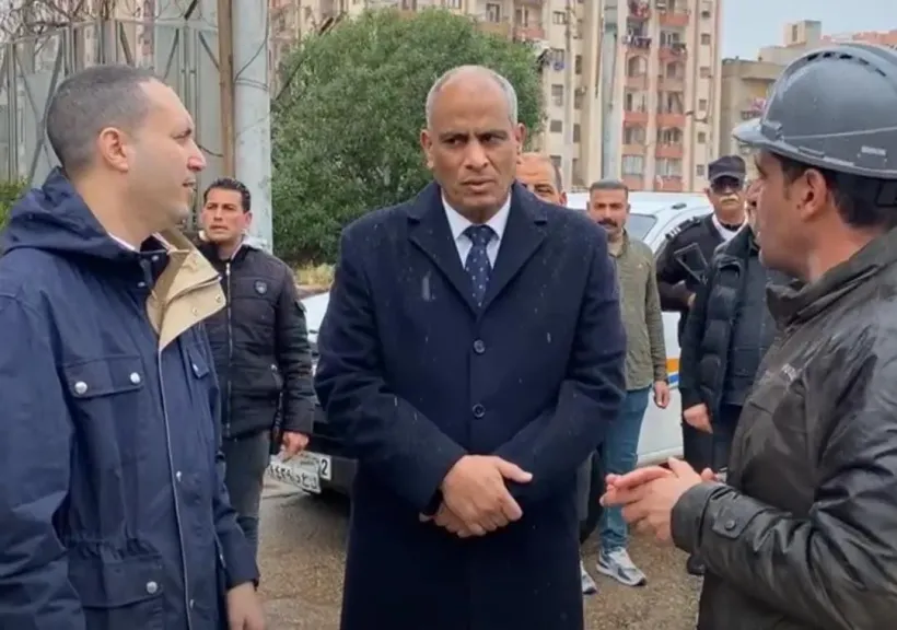 حالة طوارئ.. محافظ كفر الشيخ يتفقد جهود كسح مياه الأمطار