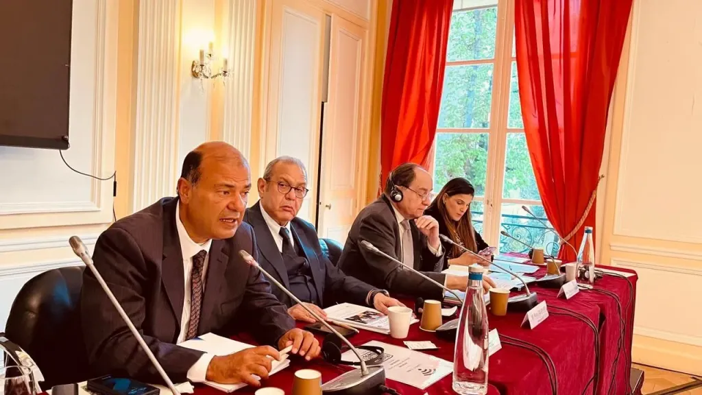 «الغرف العربية» تحذر من تداعيات إغلاق مضيق هرمز على الاقتصاد العالمي