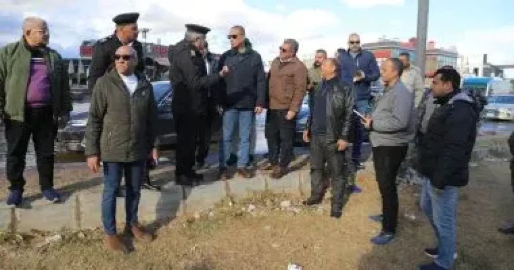 محافظ الجيزة يتابع ميدانيًا شفط مياه الأمطار بطرق الواحات والصحراوى والدائرى