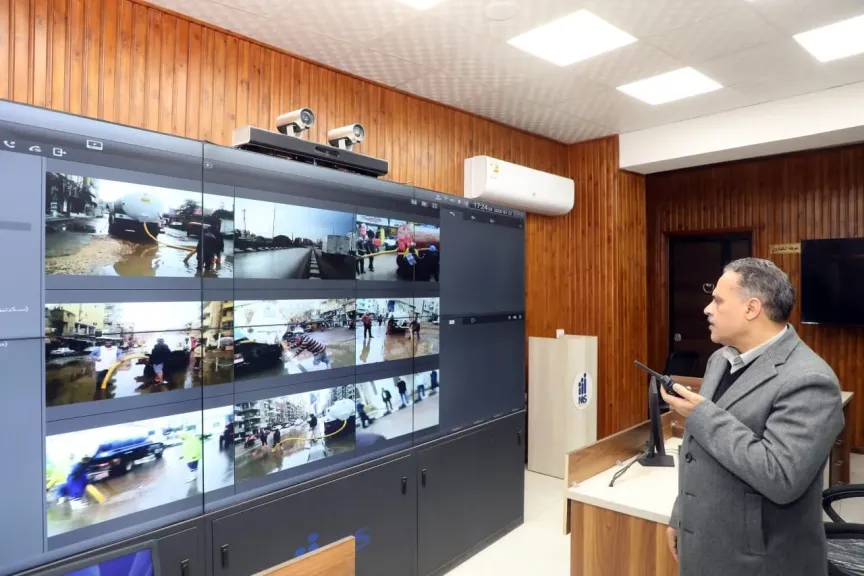 محافظ الشرقية يتابع مع رؤساء المراكز والمدن والأحياء أعمال سحب وشفط مياه الأمطار