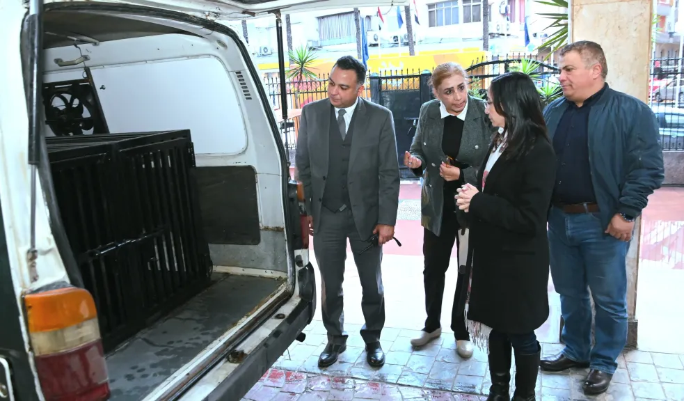 محافظ البحيرة تتفقد سيارة متخصصة لمواجهة الكلاب الضالة وتسريع الاستجابة لشكاوى المواطنين