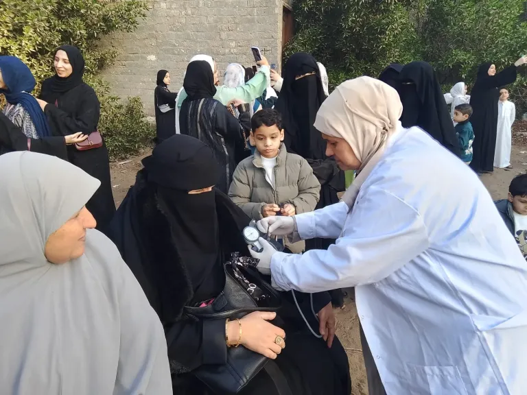 صحة الشرقية: فرق المبادرات الرئاسية تقدم الخدمة ل 11 آلاف مواطن