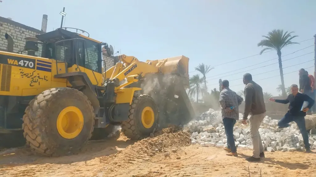 محافظ أسيوط: إزالة 26 حالة تعدي على أراضي زراعية وأملاك دولة بـ3 مراكز