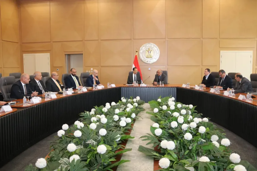 وزيرا الكهرباء والطاقة المتجددة والاتصالات  يبحثان آليات دعم وتطوير وجذب الاستثمارات في صناعة مراكز البيانات