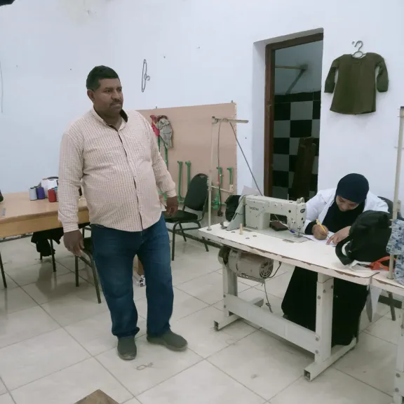 دورة تدريبية في التفصيل والخياطة بأسيوط