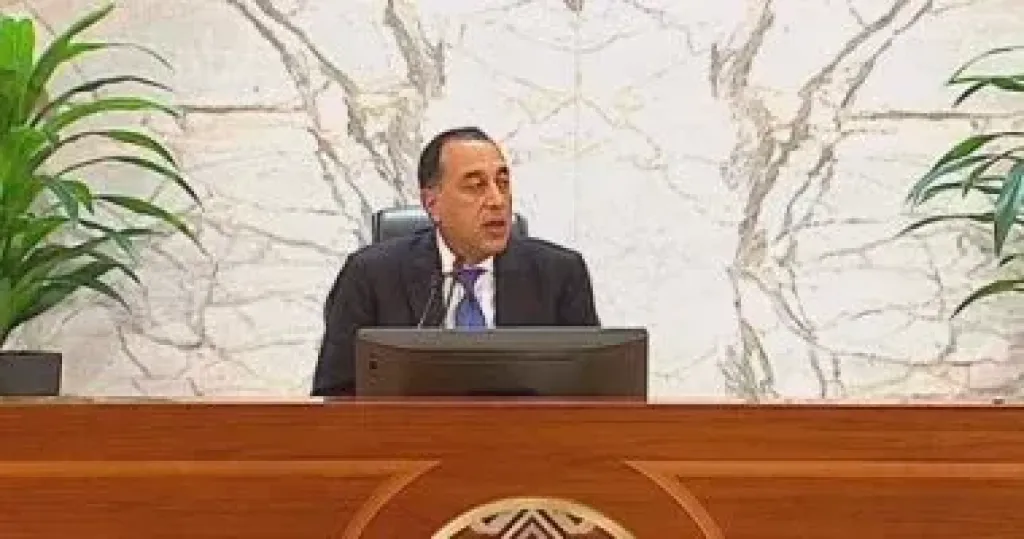 رئيس الوزراء يتفقد غدا سوق العبور ويعقد مؤتمرا صحفيا