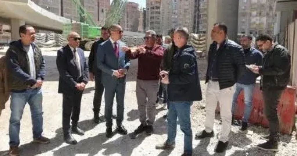 محافظ الجيزة يتفقد حملات النظافة بنفق الفكهانية وأسفل محور عمرو بن العاص