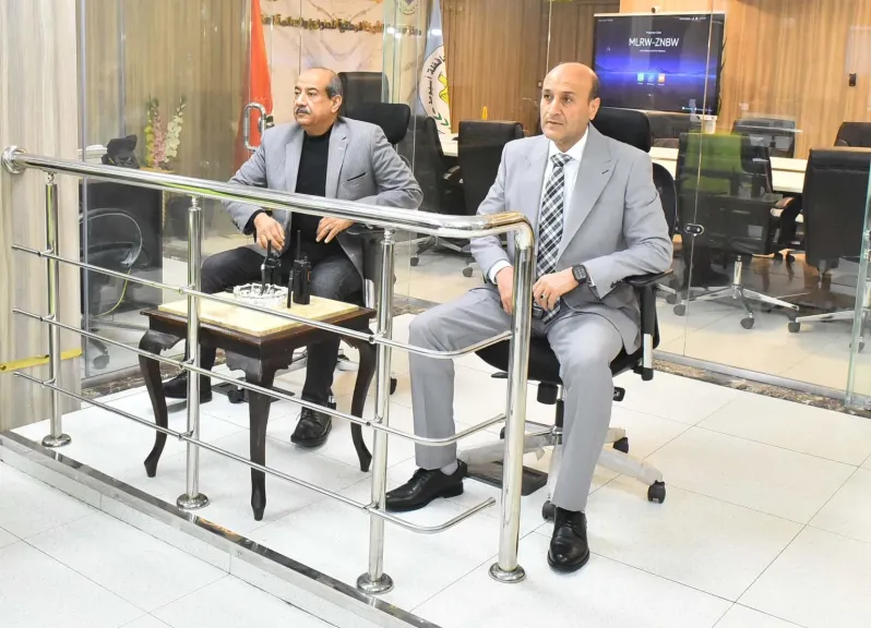محافظ أسيوط يتابع من مركز السيطرة الالتزام بمواعيد غلق المحال