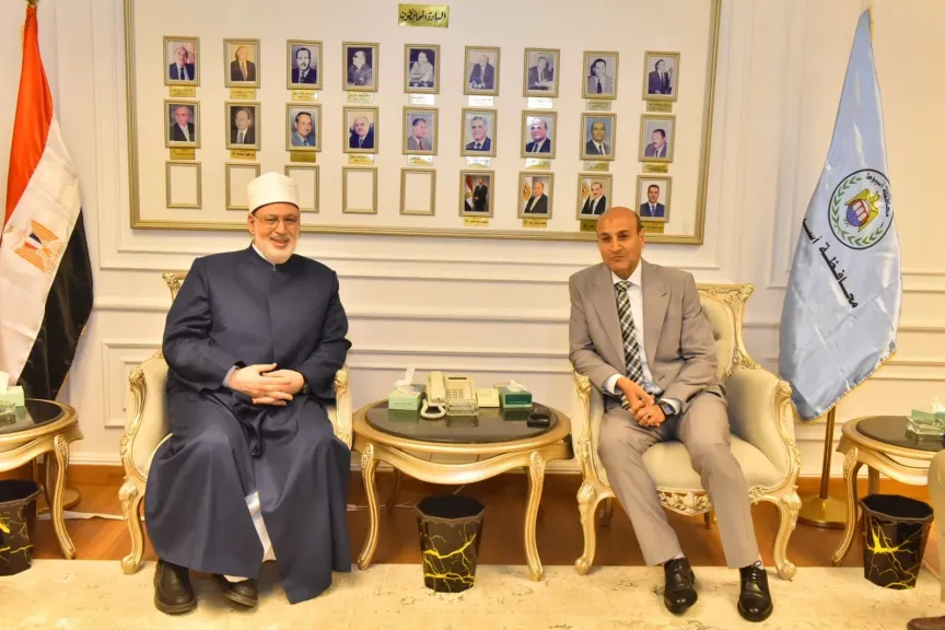 محافظ أسيوط يستقبل وكيل الأزهر ويؤكد دعم جهود بناء الوعي خلال مؤتمر ”المنازعات