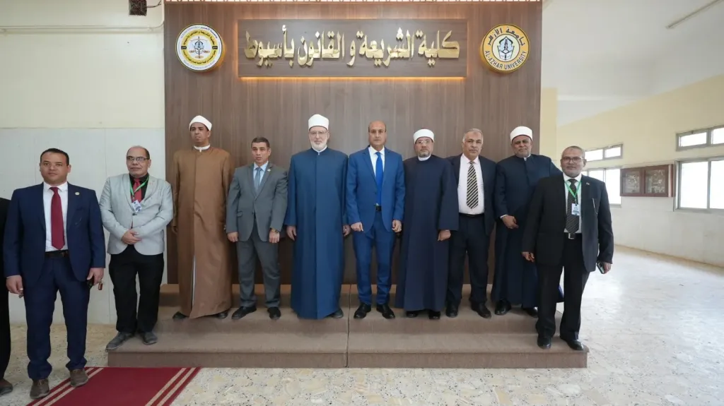 محافظ أسيوط ووكيل الأزهر يفتتحان مؤتمرًا دوليًا لمواجهة المنازعات الأسرية