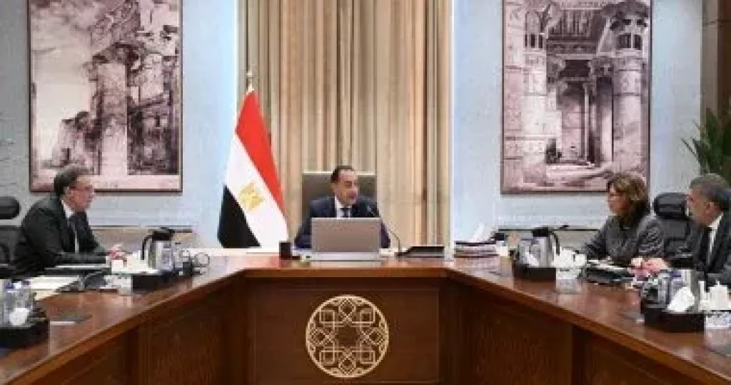 رئيس الوزراء: توجيهات رئاسية باختيار المناصب وفق معايير مُحوكمة تفرز الكفاءات