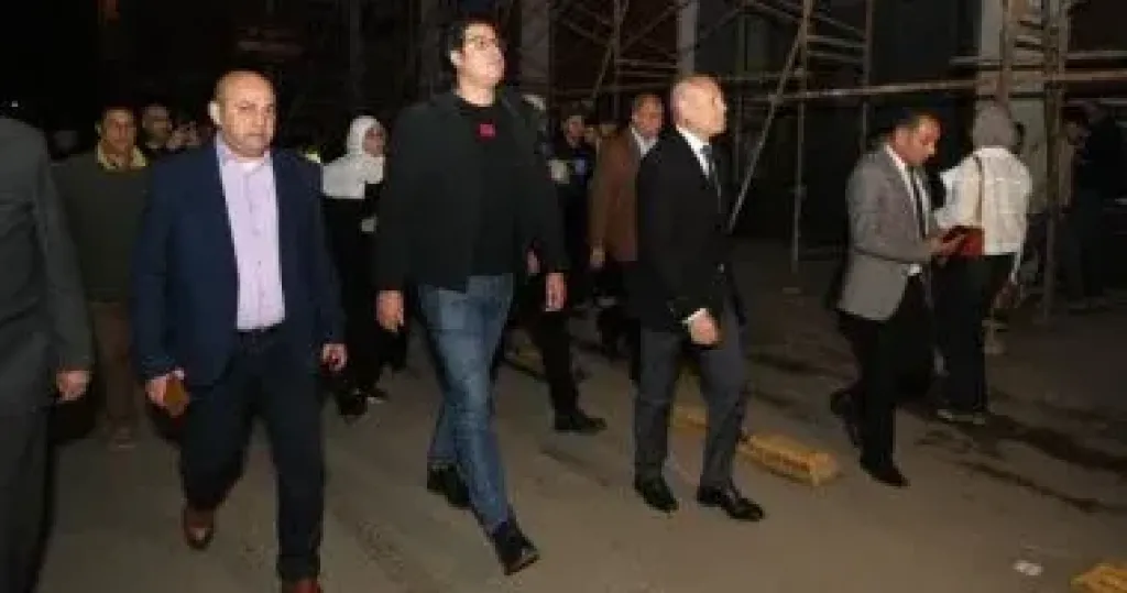 محافظ القاهرة يشيد بالتزام المواطنين بمواعيد غلق المحال في التاسعة مساءً