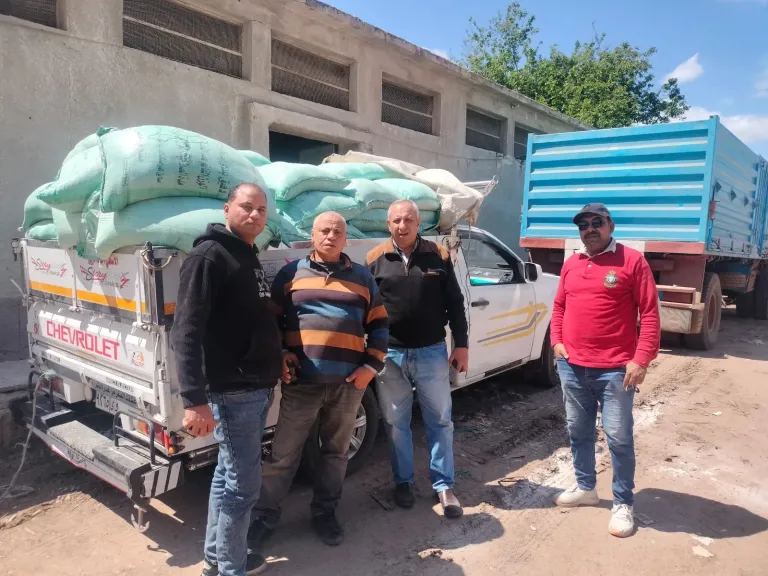 ضبط 10 طن أسمدة مدعمة ومحظور تداولها وسيارة محملة بـ 72 شيكارة دقيق قبل البيع بالسوق السوداء بالبحيرة