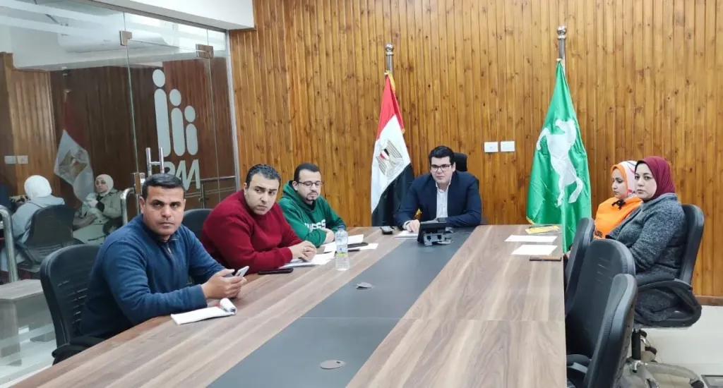 عبر تقنية الفيديو كونفرانس نائب محافظ الشرقية يُشارك  اجتماع الوحدة المركزية للمبادرة الرئاسية “حياة كريمة