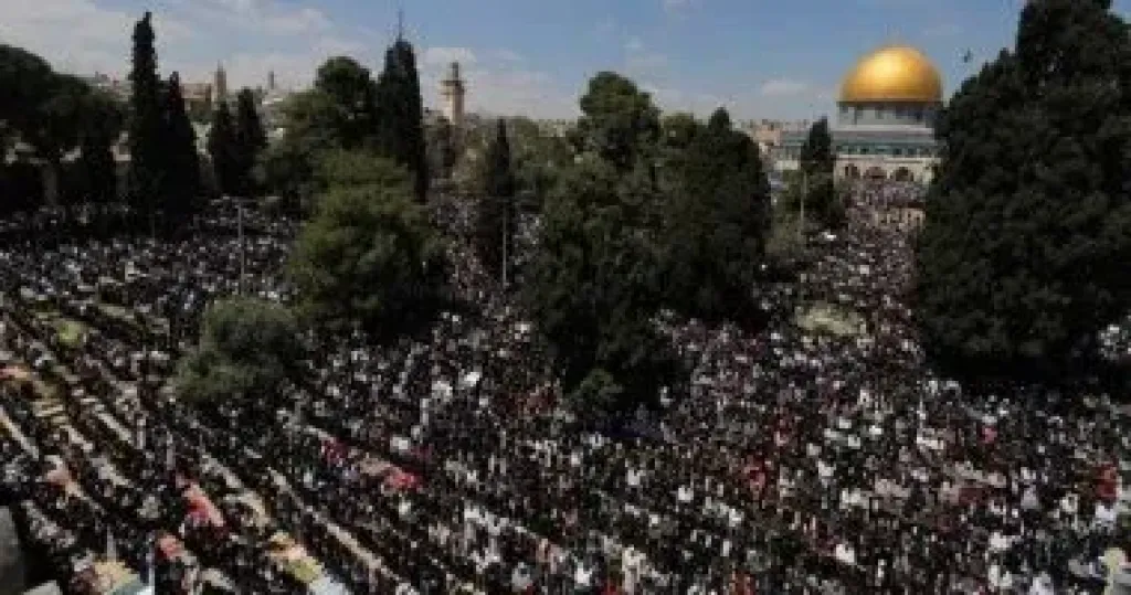 بيان مصري عربي إسلامي يدين منع الصلاة بالمسجد الأقصى ودخول كنيسة القيامة