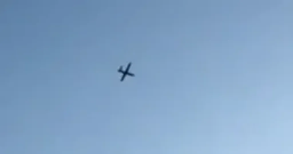 مسيرة إيرانية تستهدف مبنى شركة اتصالات في الشارقة الإماراتية