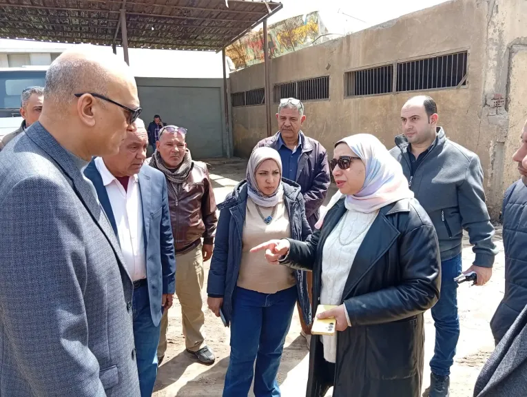 نائبة محافظ الشرقية تتفقد مشتول السوق لمتابعة سير العمل بملفات التصالح
