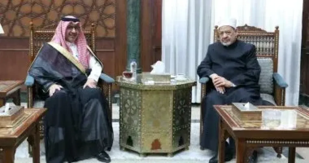 شيخ الأزهر يستقبل السفير السعودي لبحث سبل تعزيز التعاون المشترك