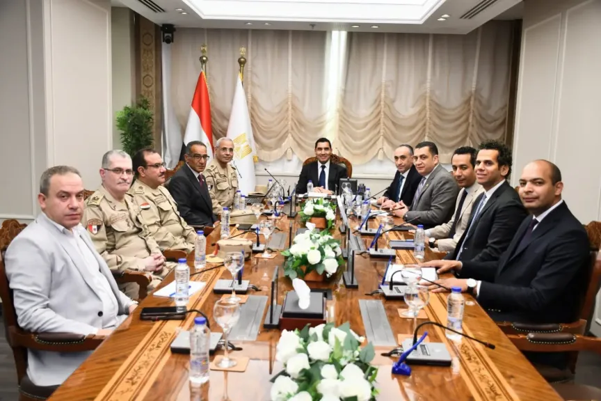 وزير الشباب والرياضة يناقش آخر مستجدات مشروع الجينوم الرياضي