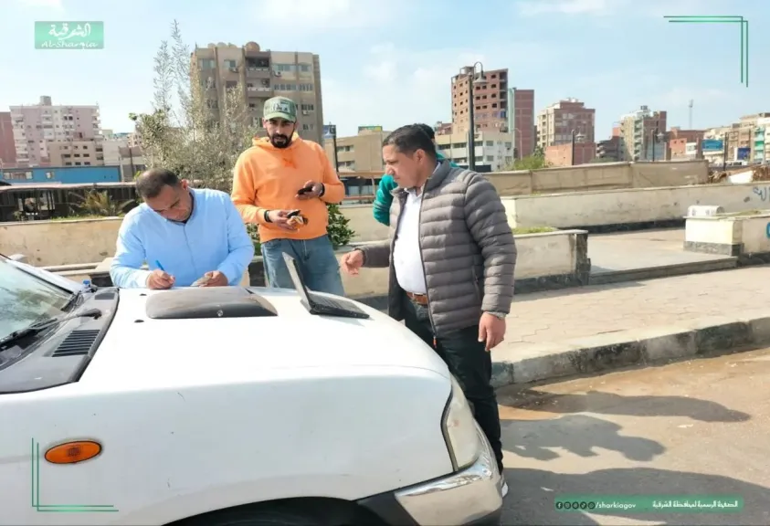 شئون البيئة بالشرقية يفحص ٢٩٠سيارة للتأكد من مطابقتها للإشتراطات البيئية