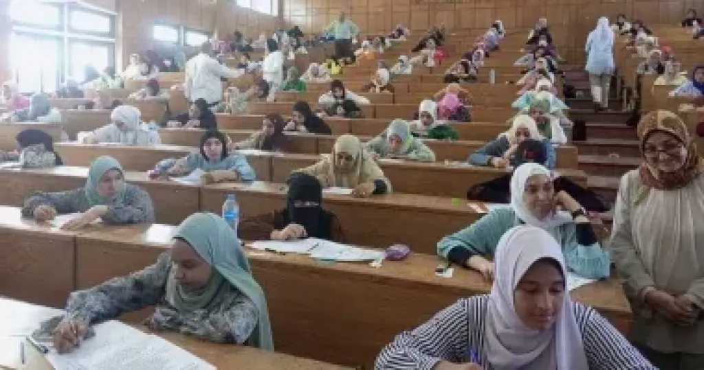 لا تعليق للدراسة بالجامعات غدا.. واستمرار انعقاد امتحانات الميد تيرم