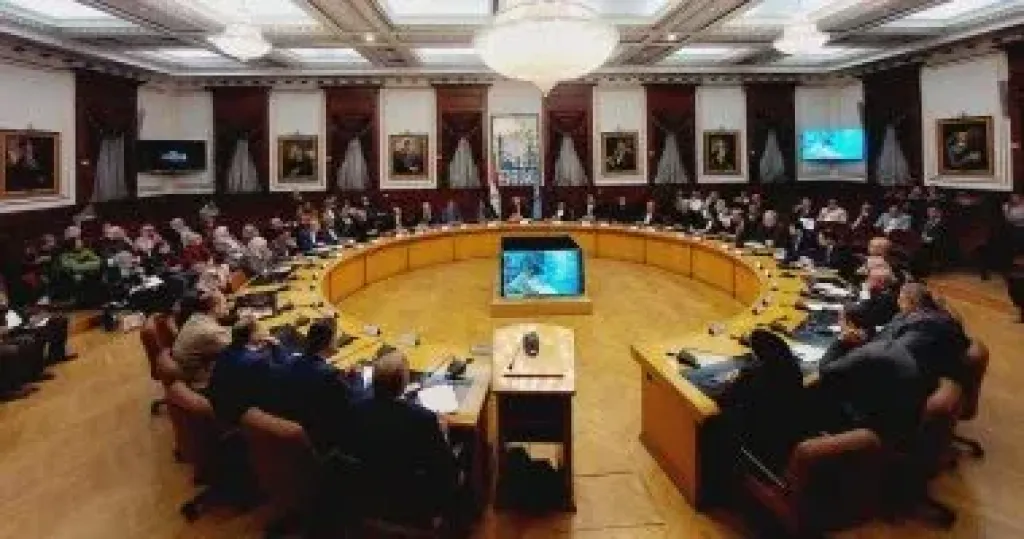 ​محافظ القاهرة يوجه بنشر الطاقة الشمسية وتطبيق الـ”أون لاين” لترشيد الكهرباء