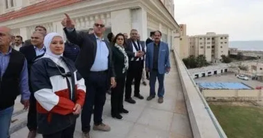 وزيرة التنمية المحلية ومحافظ الإسكندرية يتفقدان أعمال تطوير ميدان المساجد