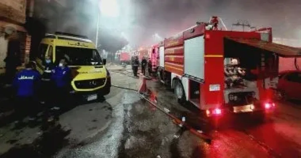 الاستماع لأقوال شهود العيان لكشف ملابسات حريق مصنع ومخزن حلمية الزيتون