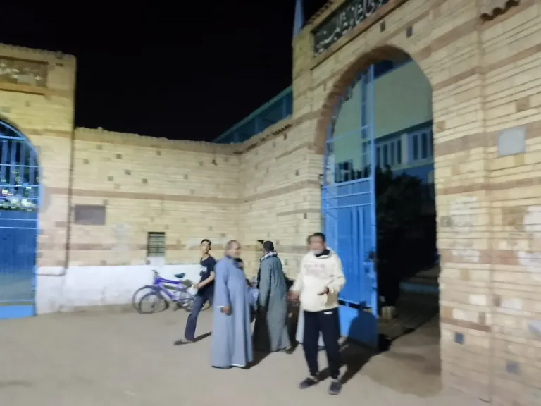 مدير تعليم أسيوط يؤكد استمرار تنفيذ خطة ترشيد الكهرباء وجولات صباحية ومسائية