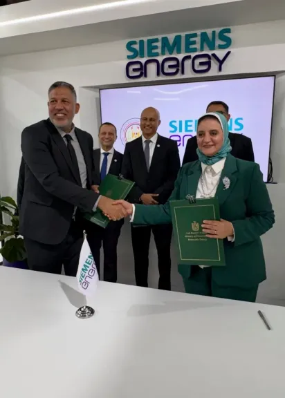 نقل الكهرباء توقع اتفاقية مع شركة سيمنس للطاقة لدعم وصيانة المحطات الكهربائية
