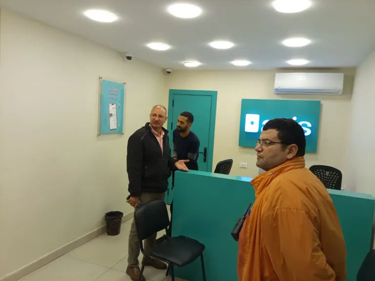 محافظ أسيوط: تحرير وتشميع 41 منشأة مخالفة لمواعيد الغلق