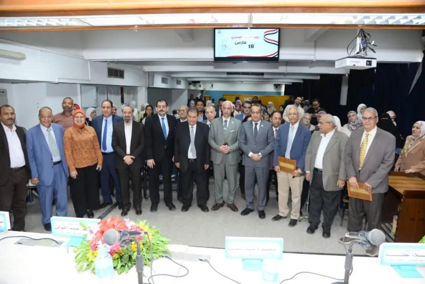 في ذكرى ميلاد الطب المصري ... كلية الطب بجامعة أسيوط تُكرم قاماتها الطبية