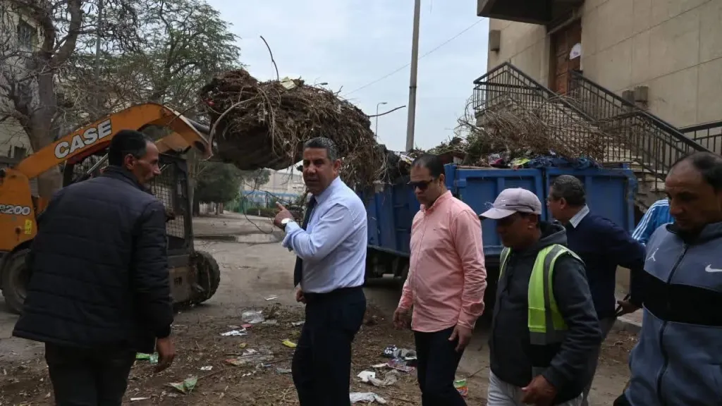 حملة مكبرة لإزالة المخلفات ورفع كفاءة مركز شباب زينهم