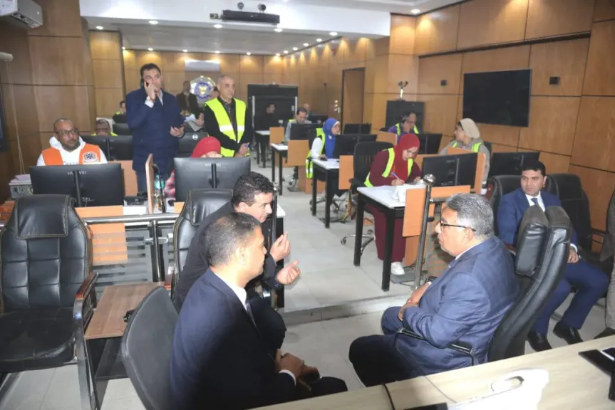 محافظ الدقهلية يتابع من مركز سيطرة الشبكة الوطنية حالة الطقس