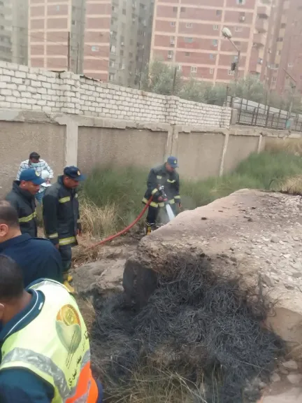 السيطرة على حريق بخط غاز خلف موقف الأزهر بأسيوط