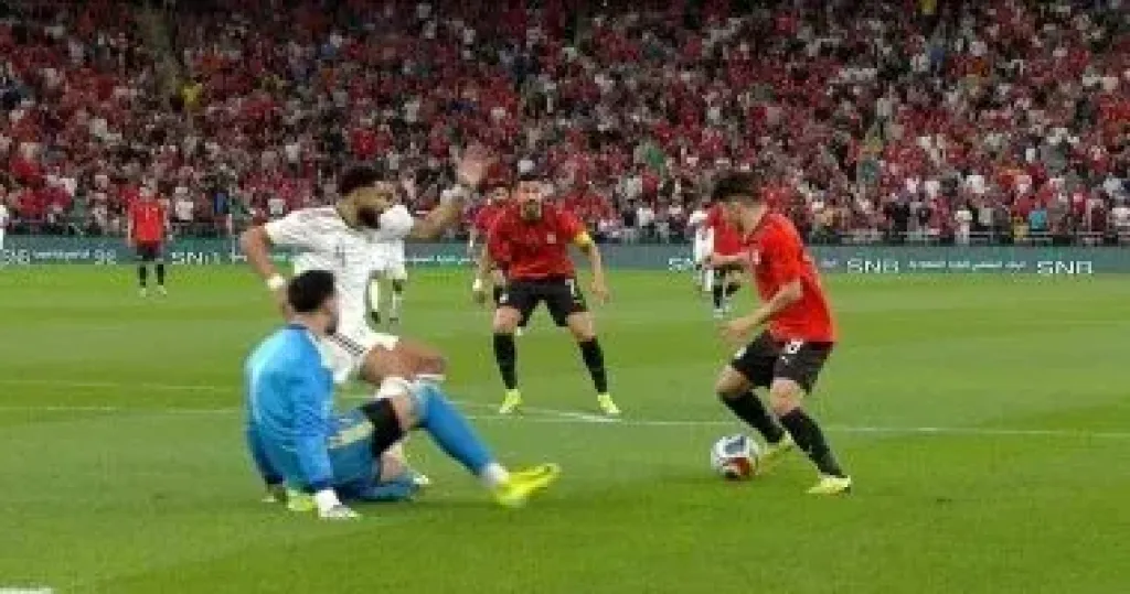 محمد هاني يدعم إسلام عيسى بعد إصابته بالرباط الصليبي