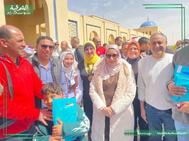 نائبة المحافظ تشهد فعاليات مبادرة جُمعتنا لمتنا بمدينة العاشر بالشرقية