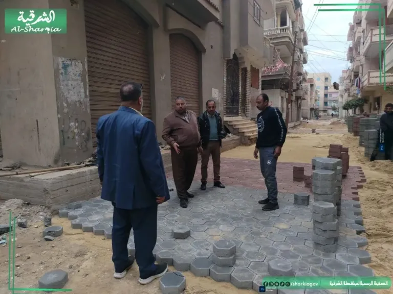 إستكمال أعمال التطوير ورفع كفاءة الشوارع الداخلية بديرب نجم بتكلفة 5’5مليون جنيه