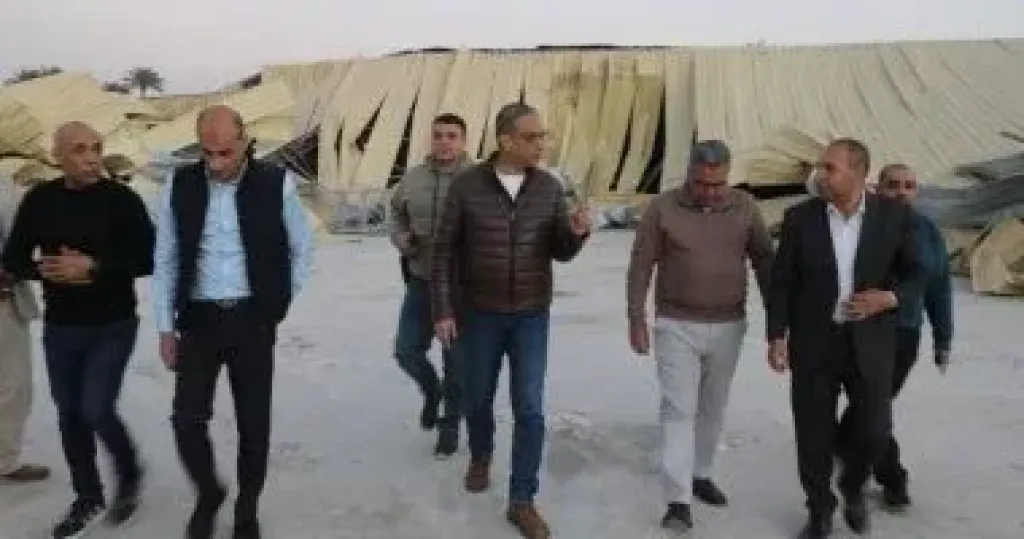 محافظة الجيزة تزيل أكبر تعدٍ على الأراضى الزراعية فى أبو النمرس.