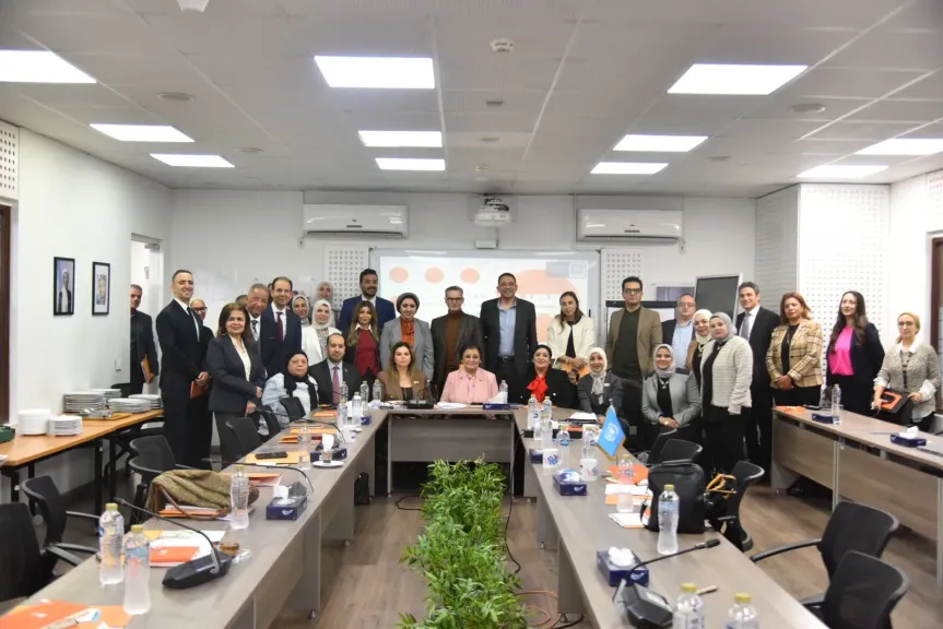 نائب وزير الصحة تشارك في مائدة مستديرة لتعزيز إتاحة وسائل تنظيم الأسرة بالقطاع الخاص