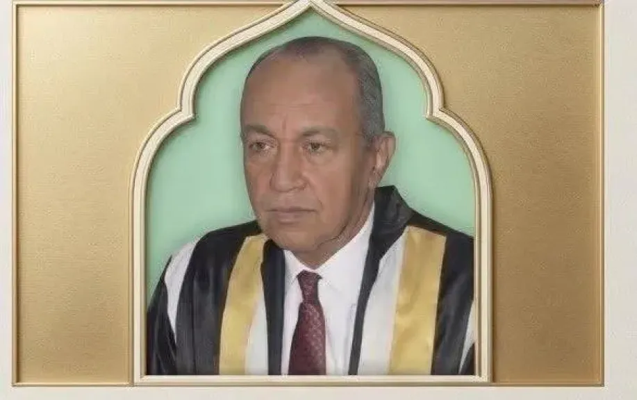 د عبدالظاهر يهنئ د السيد العربي حسن بعضوية «العلوم القانونية» ويشيد بمسيرته العلمية المضيئة