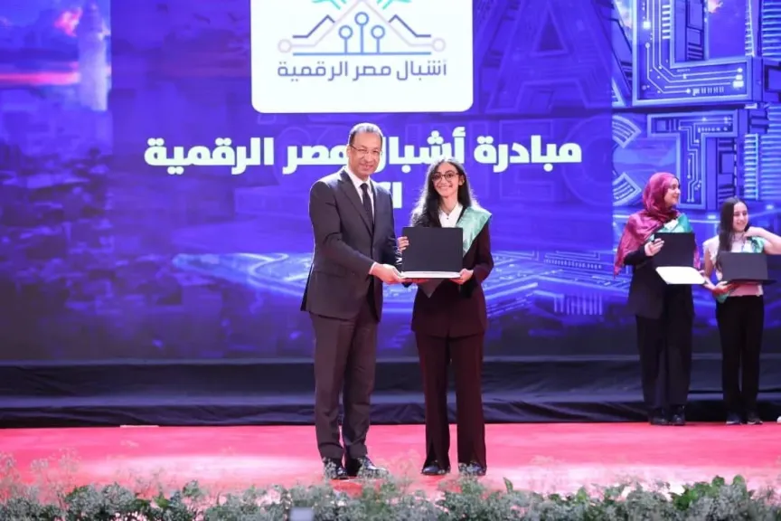 وزير الاتصالات يشهد فعاليات حفل تخريج دفعات جديدة من مبادرات «أجيال مصر الرقمية» لعام 2025