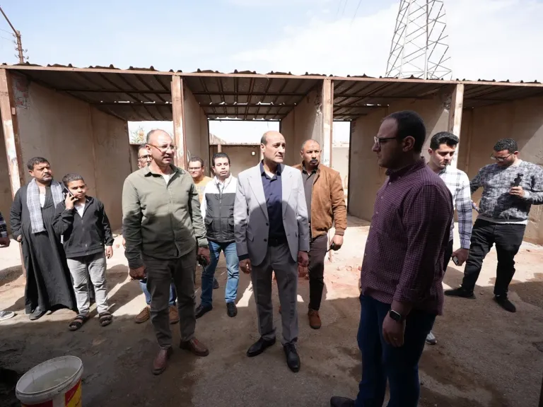 مدير تعليم أسيوط يزور مركز ” إبداع ” للحرف اليدوية والتراثية لمتابعة