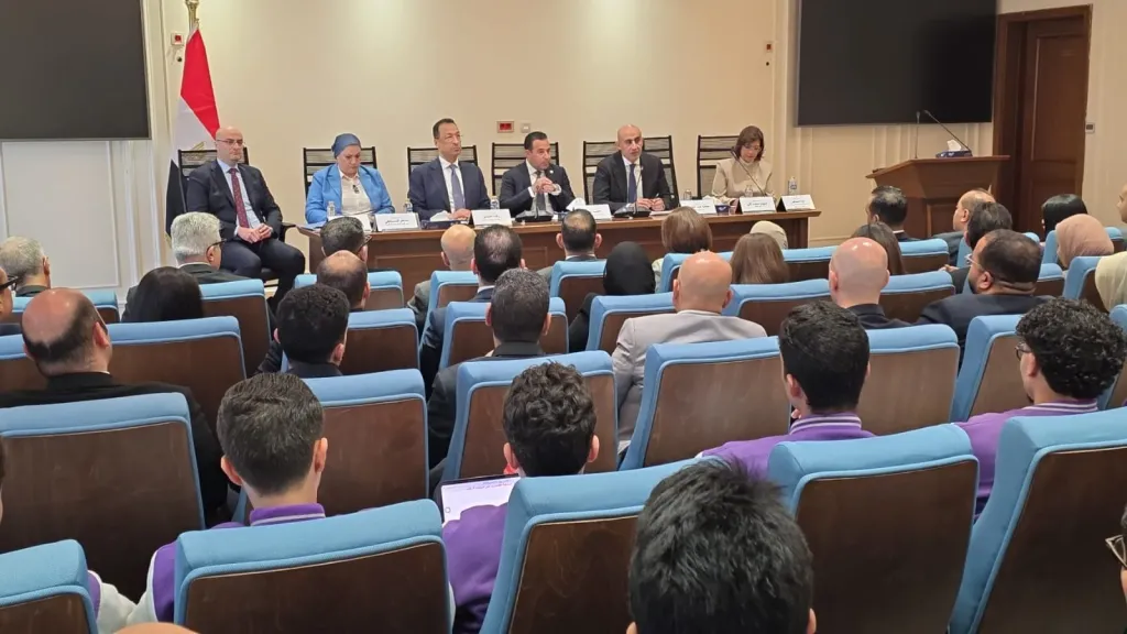 اتصالات النواب تناقش قانون حماية الأطفال من مخاطر الإنترنت بمشاركة واسعة من الطلاب والجهات المعنية