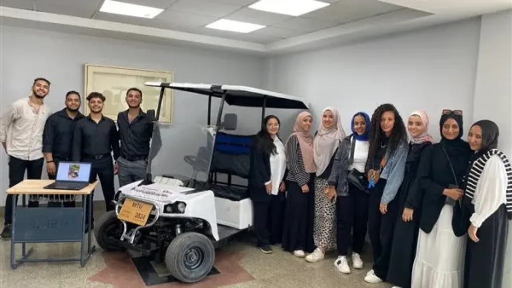 حلوان التكنولوجية: تصنيع أول سيارة جولف كهربائية بمكونات محلية بورش الكلية